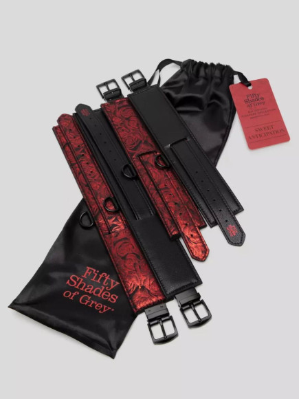 Изысканный набор фиксаций на кровати Reversible Under Mattress Restraint Set Изысканный набор фиксаций на кровати Reversible Under Mattress Restraint Set