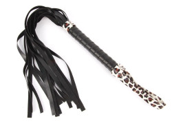 Черный флоггер с черно-леопардовой ручкой Notabu - 49 см. Черный флоггер с черно-леопардовой ручкой Notabu - 49 см.