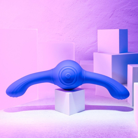 Фиолетовый двусторонний вибромассажер Our Gyro Vibe - 29,5 см. Фиолетовый двусторонний вибромассажер Our Gyro Vibe - 29,5 см.