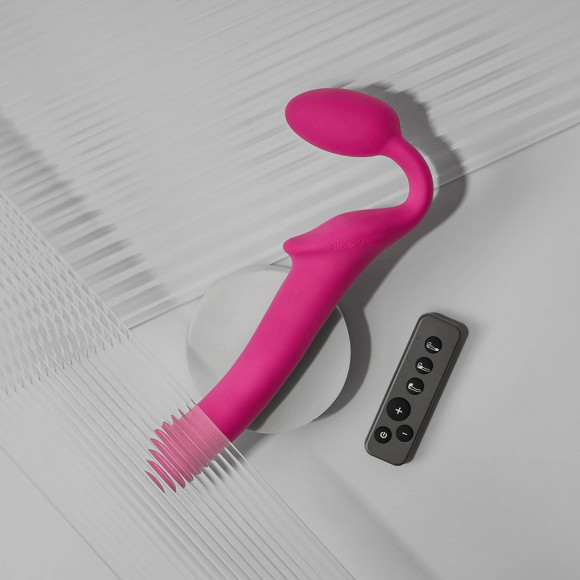 Ярко-розовый безремневой страпон Strap-on-me Vibrating Bendable Strap-On size L Ярко-розовый безремневой страпон Strap-on-me Vibrating Bendable Strap-On size L