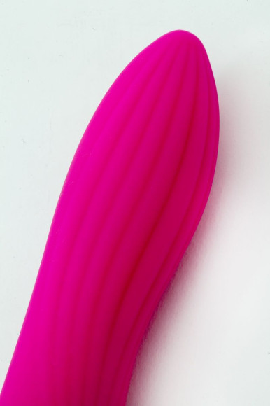 Лиловый волнообразный вибратор - 20 см. Лиловый волнообразный вибратор - 20 см.