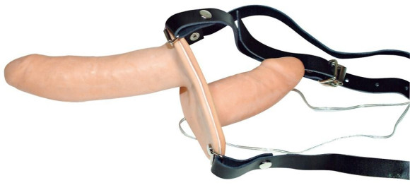 Телесный женский страпон с вагинальной пробкой Strap-On Duo - 15 см. Телесный женский страпон с вагинальной пробкой Strap-On Duo - 15 см.