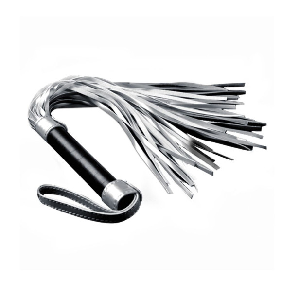Серебристая плетка Struggle My Flogger с черной ручкой - 45 см. Серебристая плетка Struggle My Flogger с черной ручкой - 45 см.
