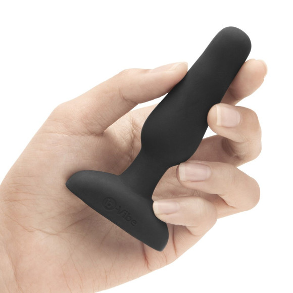 Анальная вибропробка чёрного цвета NOVICE REMOTE CONTROL PLUG BLACK - 10,2 см. Анальная вибропробка чёрного цвета NOVICE REMOTE CONTROL PLUG BLACK - 10,2 см.