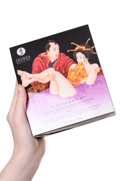 Соль для ванны Lovebath Sensual lotus, превращающая воду в гель - 650 гр. Соль для ванны Lovebath Sensual lotus, превращающая воду в гель - 650 гр.