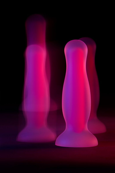Розовая, светящаяся в темноте анальная втулка Cain Glow - 10 см. Розовая, светящаяся в темноте анальная втулка Cain Glow - 10 см.