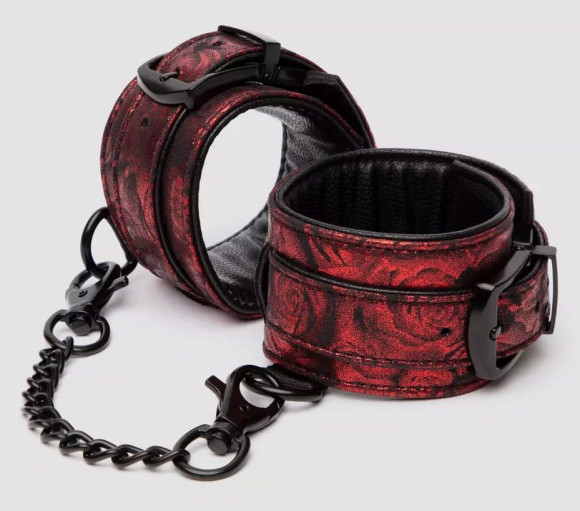 Красно-черные наручники Reversible Faux Leather Wrist Cuffs Красно-черные наручники Reversible Faux Leather Wrist Cuffs