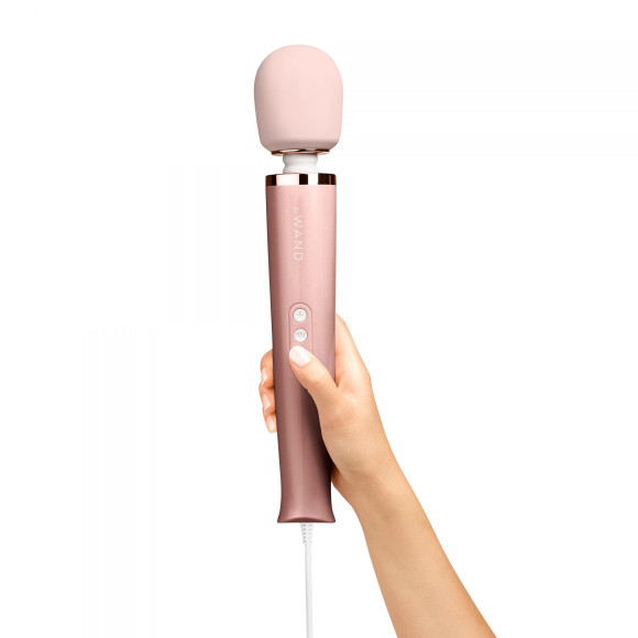 Проводной жезловый вибромассажер Le Wand Powerful Plug-In Vibrating Massger - 34 см. Проводной жезловый вибромассажер Le Wand Powerful Plug-In Vibrating Massger - 34 см.